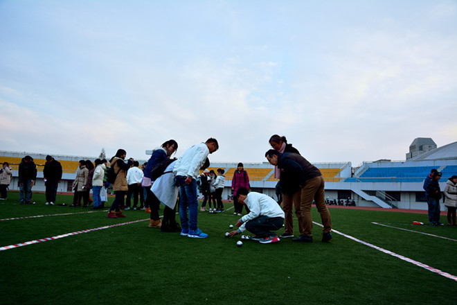 开云手机登录入口举办第一届学生运动会